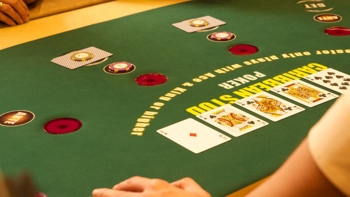 Online Poker Caribbean Stud